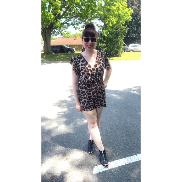 SHEIN Leopard Romper - Picture 1 of 9